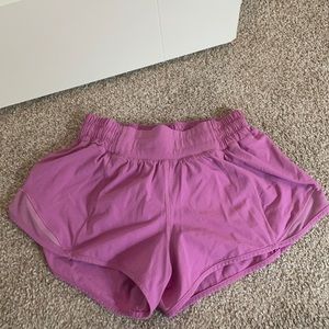 Lululemon 2.5” size 2 reg great condition!